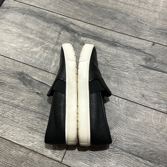 • Vince • Women’s Blair 5 Perforated Slip-On Sneakers Leather Black White 7 - Picture 4 of 5